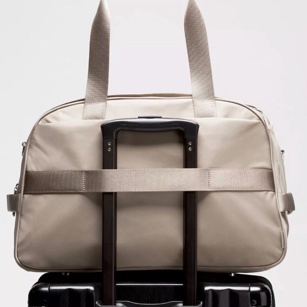 Lululemon City Essentials Duffle Bag NWT